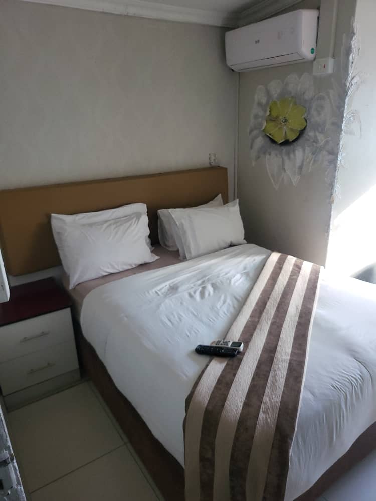 Room air conditioning unit